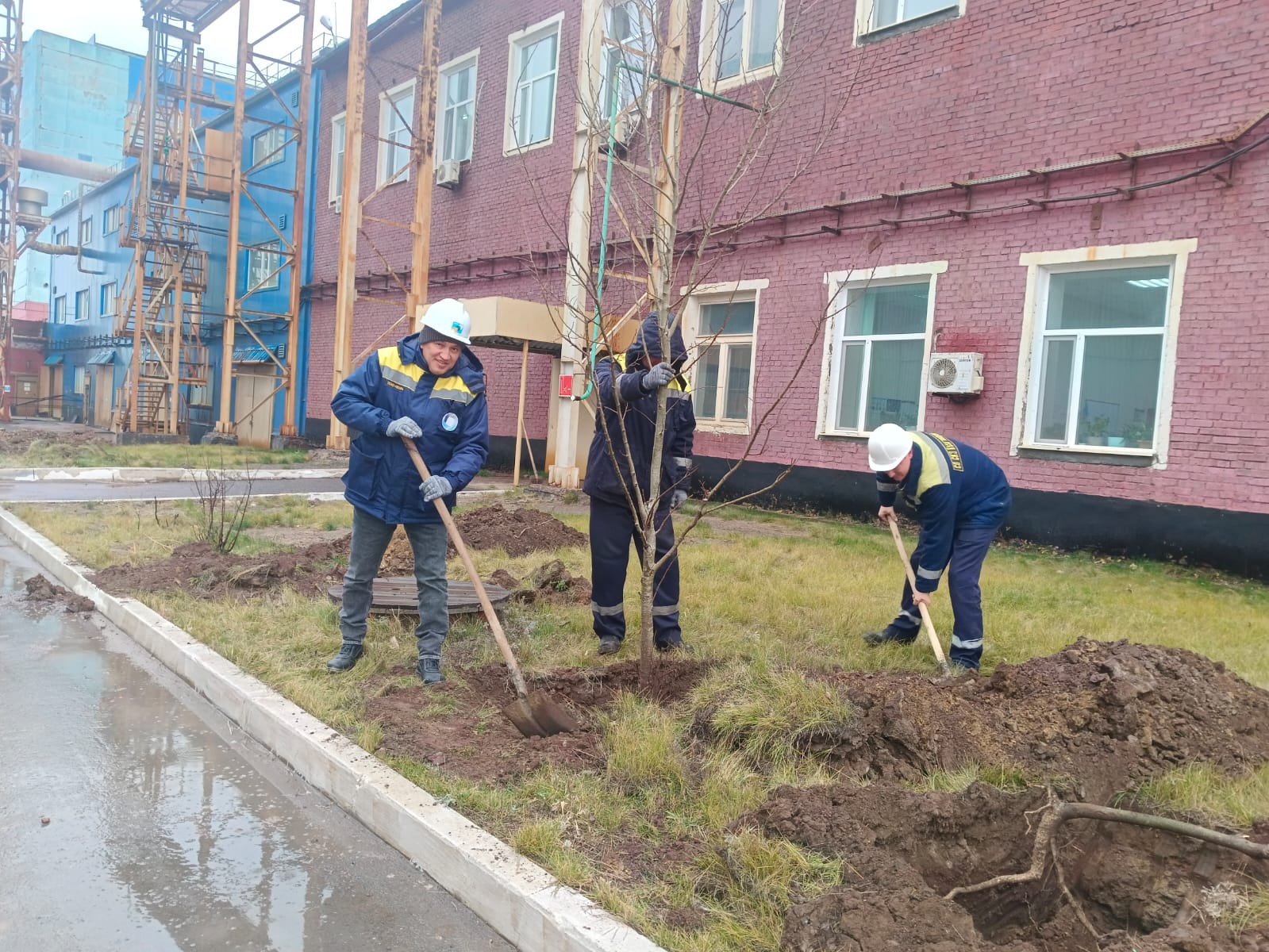 You are currently viewing On October 11, 2024, the environmental campaign “Taza Kazakhstan” was held at SSAP LLP.